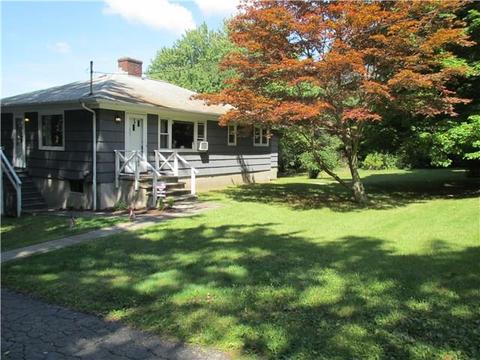 48 Whisconier Rd, Brookfield, CT 06804 photo 1
