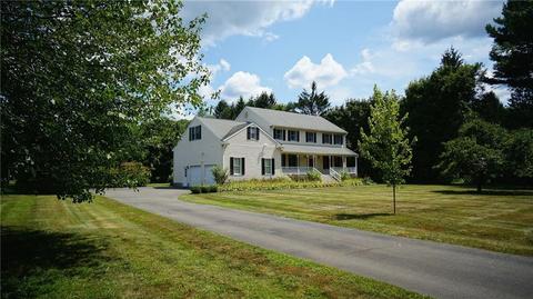 83 Berkshire Rd, Newtown, CT 06482 photo 1