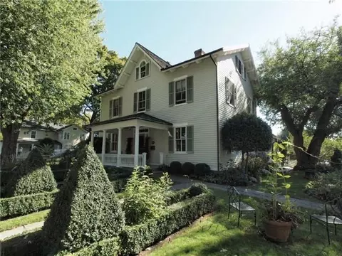 175 Old Post Rd, Fairfield, CT 06824 photo 1