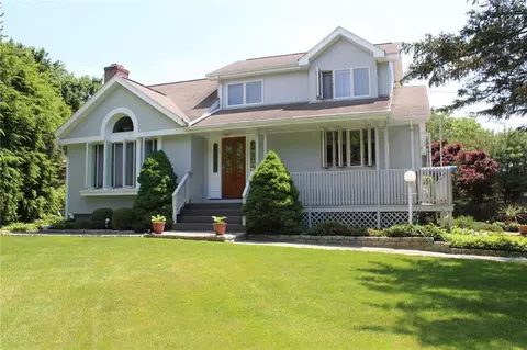 49 Warde Ter, Fairfield, CT 06825 photo 1