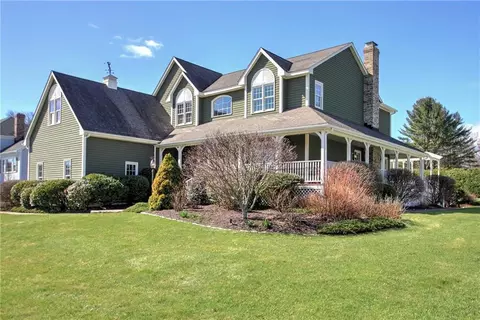 39 Farmstead Ln, Trumbull, CT 06611 photo 1
