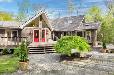 24 Samuelson Rd, Weston, CT 06883 photo 1