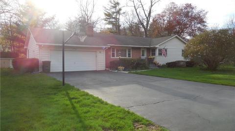 75 Chatfield Dr, Trumbull, CT 06611 photo 1