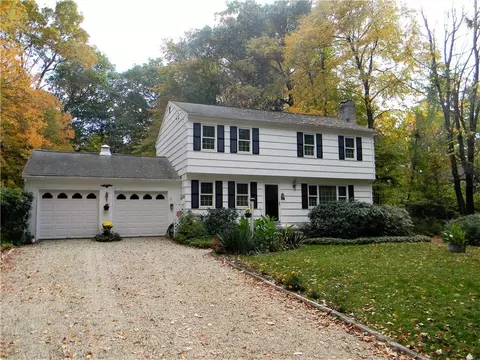 14 Alder Ln, Sandy Hook, CT 06482 photo 1