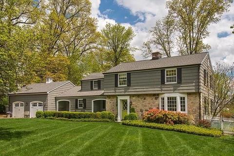 11 Crescent Rd, Greenwich, CT 06878 photo 1