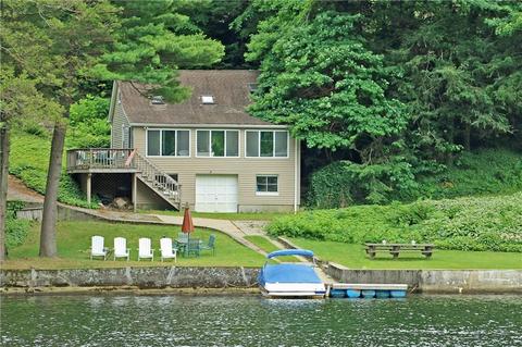 105 Edgelake Dr, Newtown, CT 06482 photo 1