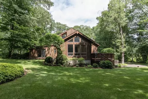 3 Mallory Ln, Redding, CT 06896 photo 1