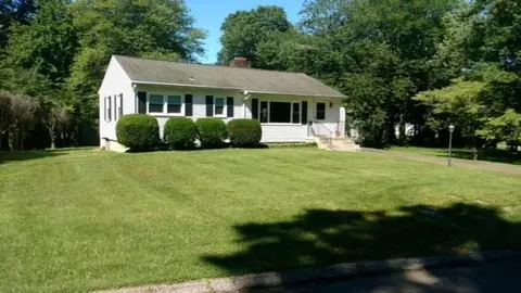 37 Eagle Rd, Norwalk, CT 06850 photo 1