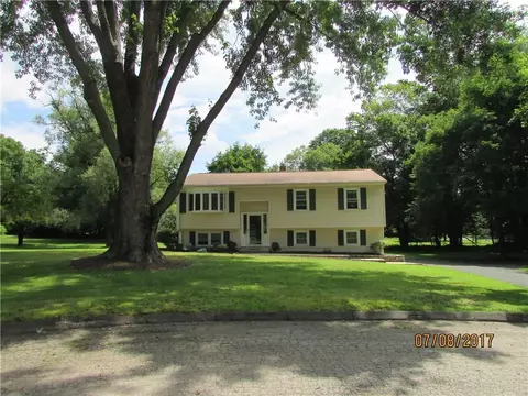 7 Cherry Heights Ter, Sandy Hook, CT 06482 photo 1