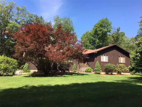 46 Aunt Hack Rd, Danbury, CT 06811 photo 1