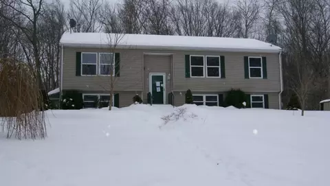 63 Winthrop Dr, Moosup, CT 06354 photo 1