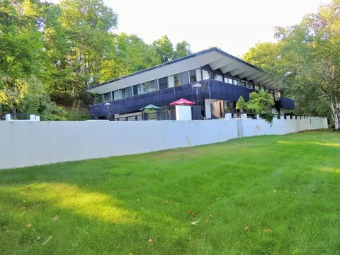 1011 Mountain Rd, Bloomfield, CT 06002 photo 1
