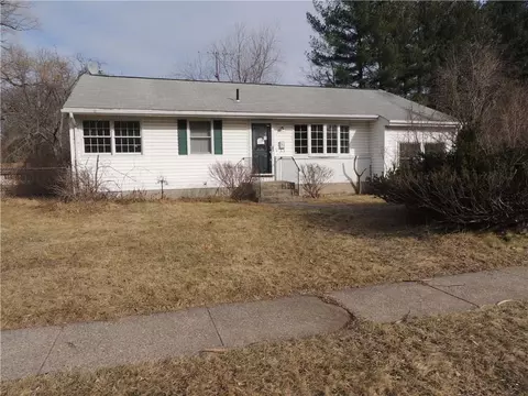 12 Mitchell Dr, Bloomfield, CT 06002 photo 1
