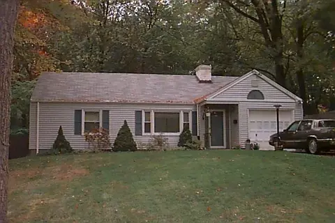 136 Park Ave, Windsor, CT 06095 photo 1