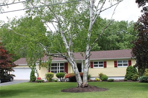 379 Pine Tree Dr, Orange, CT 06477 photo 1