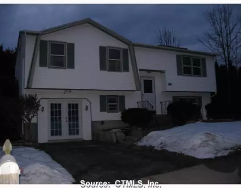 203 Oxbow Dr, Willimantic, CT 06226 photo 1