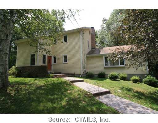 19 Coventry Ln, Trumbull, CT 06611 photo 1