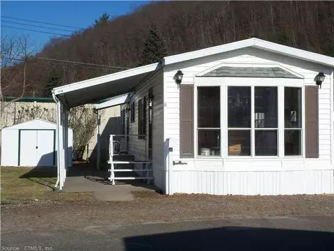 8 New St, Beacon Falls, CT 06403 photo 1