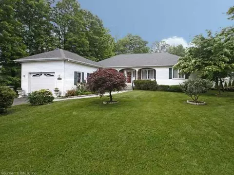 5429 Main St, Trumbull, CT 06611 photo 1
