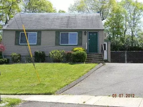 62 Midhill Dr, Hamden, CT 06514 photo 1