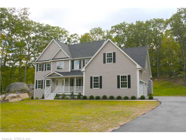 27 Hoseye Coach, Sandy Hook, CT 06482 photo 1