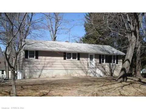 5 Barry Pl, Trumbull, CT 06611 photo 1