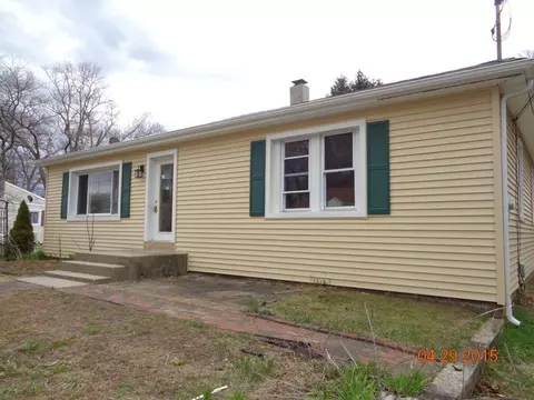 80 Breault St, Putnam, CT 06260 photo 1
