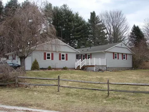 14 Red Oak Dr, Plainfield, CT 06374 photo 1