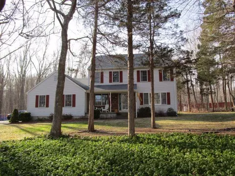2 Cranwood Rd, Ledyard, CT 06339 photo 1