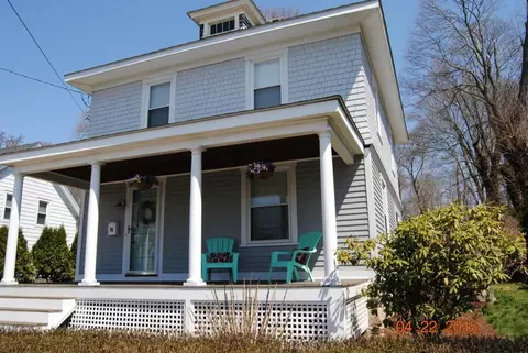 74 Beach St, Westerly, RI 02891 photo 1