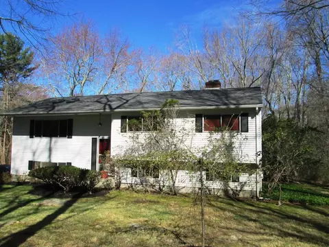 250 Whalehead Rd, Gales Ferry, CT 06335 photo 1