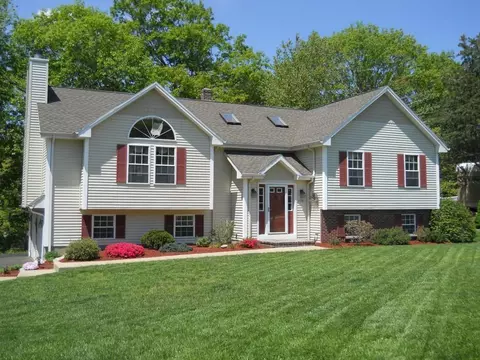 110 Laurel Dr, Killingly, CT 06241 photo 1