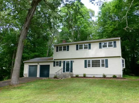 56 Laurel Leaf Dr, Gales Ferry, CT 06335 photo 1