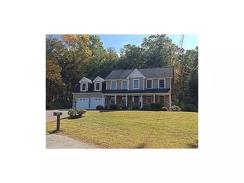 135 Laurel Dr, Killingly, CT 06241 photo 1