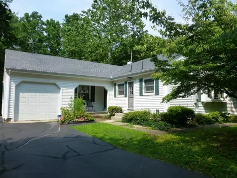2 Stone Ct, Gales Ferry, CT 06335 photo 1