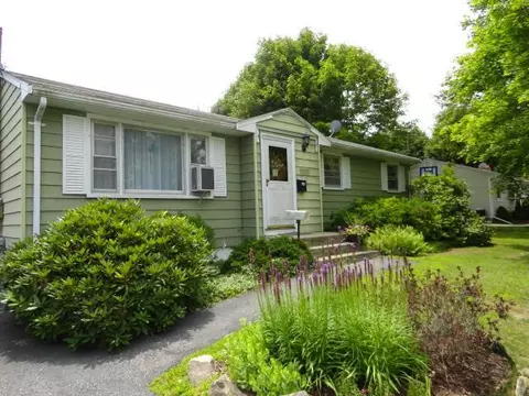 21 Corey Rd, Groton, CT 06340 photo 1