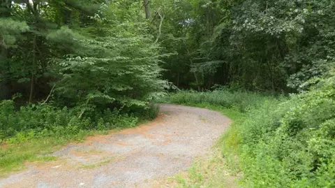 141 Whalehead Rd, Gales Ferry, CT 06335 photo 1