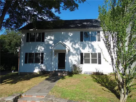 111 North St, Trumbull, CT 06611 photo 1
