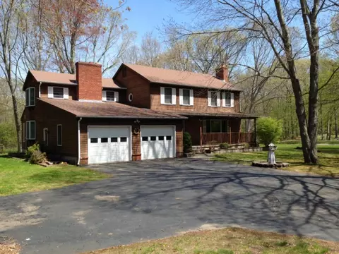 21 Seabury Ave, Ledyard, CT 06339 photo 1