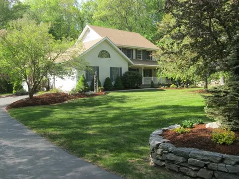 30 Monticello Dr, Gales Ferry, CT 06335 photo 1