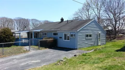 62 Maple Dr, Groton, CT 06340 photo 1