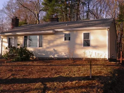 80 Westfield Ave, Killingly, CT 06239 photo 1