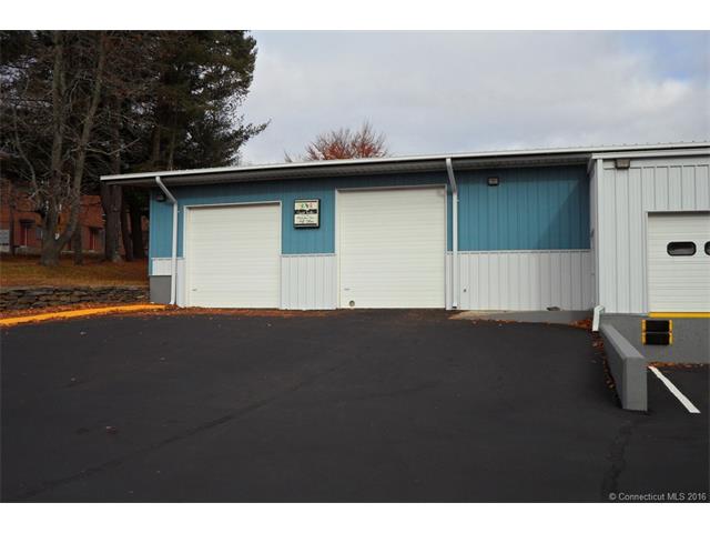 24 Natchaug St, Willimantic, CT 06226 photo 1