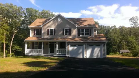 18 Cedar Ridge Rd, Gales Ferry, CT 06335 photo 1