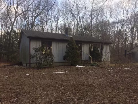 48 Colbridge Rd, Plainfield, CT 06374 photo 1