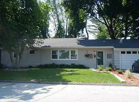 38 Pine St, Norwich, CT 06360 photo 1