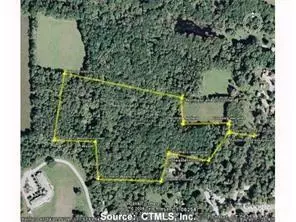 596 Pomfret St, Pomfret, CT 06259 photo 1