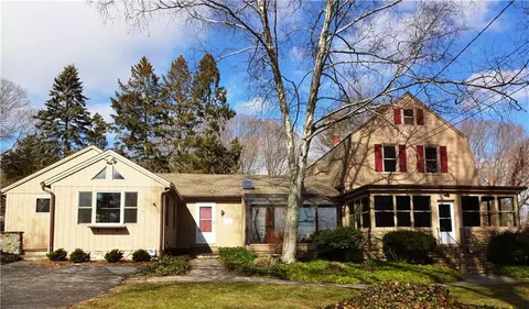 82 Irving St, Mystic, CT 06355 photo 1