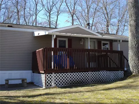 70 Pacemaker Ave, Norwich, CT 06360 photo 1