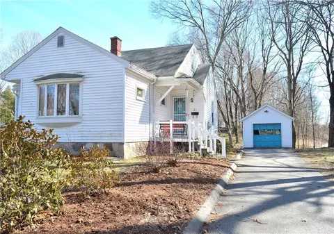 21 Westfield Ave, Killingly, CT 06239 photo 1